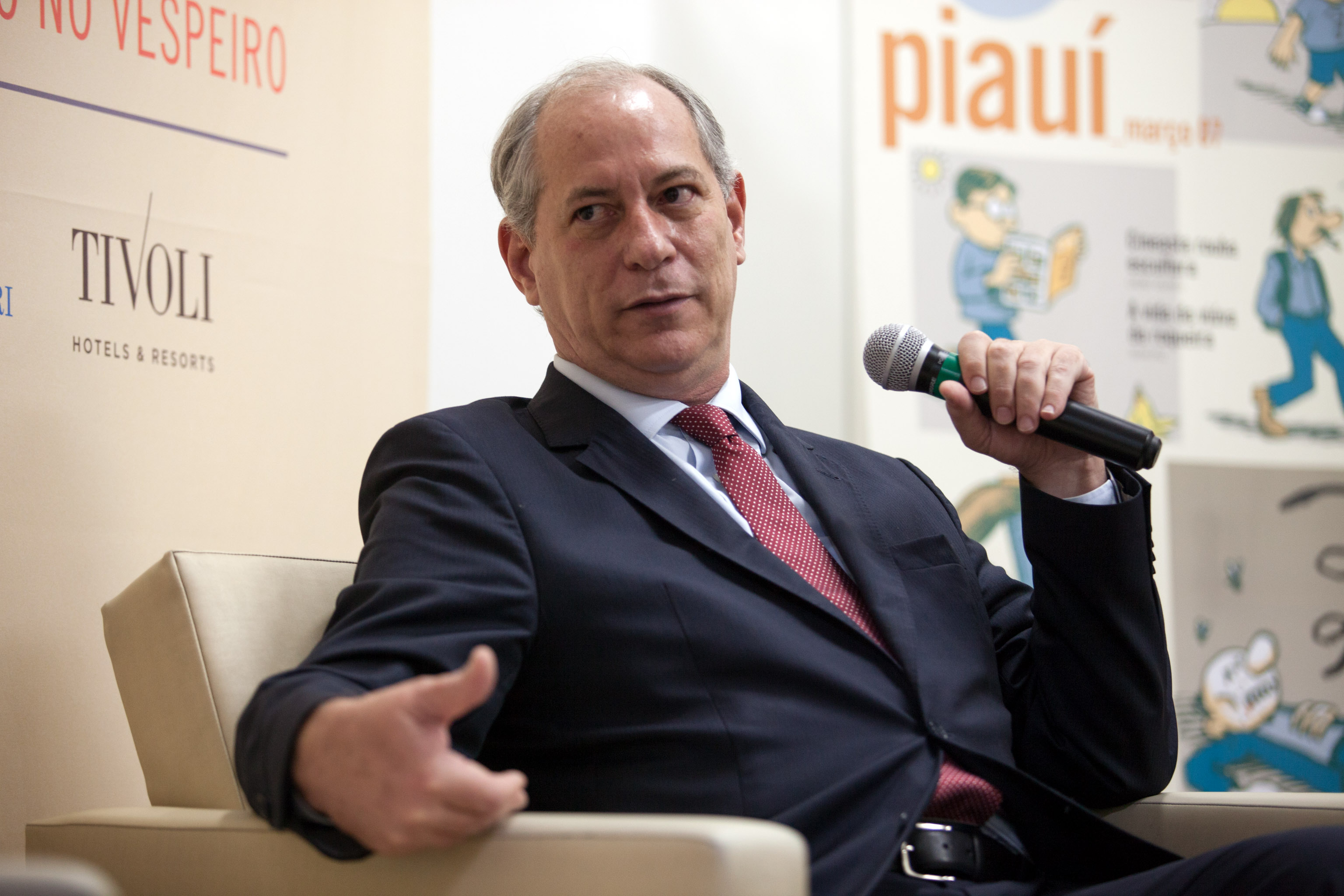 Ciro Gomes participa de evento da CDL com empresários em João Pessoa