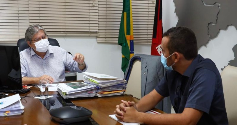 Prefeito do PL, partido de Bolsonaro, declara apoio à reeleição de João Azevêdo