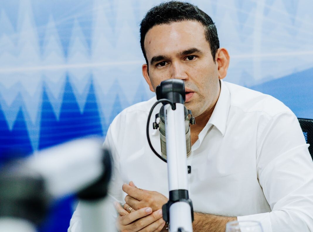 Jhony Bezerra acusa prefeito de Campina Grande de abandonar a saúde e cobra CPI: “Caos total, com servidores sem salário e FPM bloqueado”