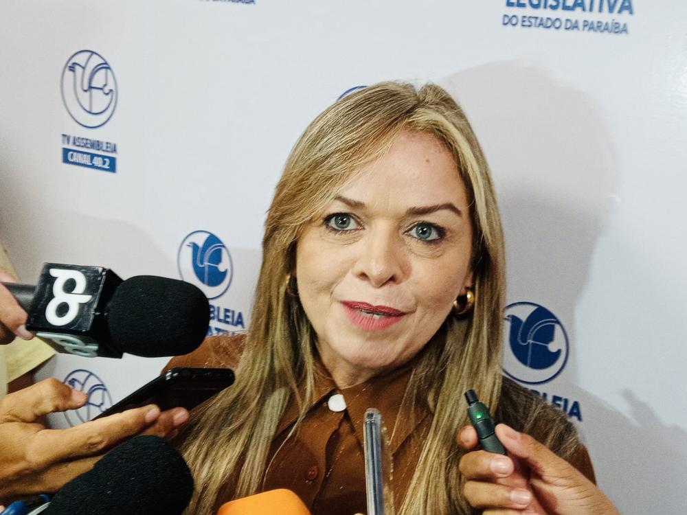 Após licença de Bosco Carneiro, Sílvia Benjamin volta a exercer mandato na Assembleia da Paraíba