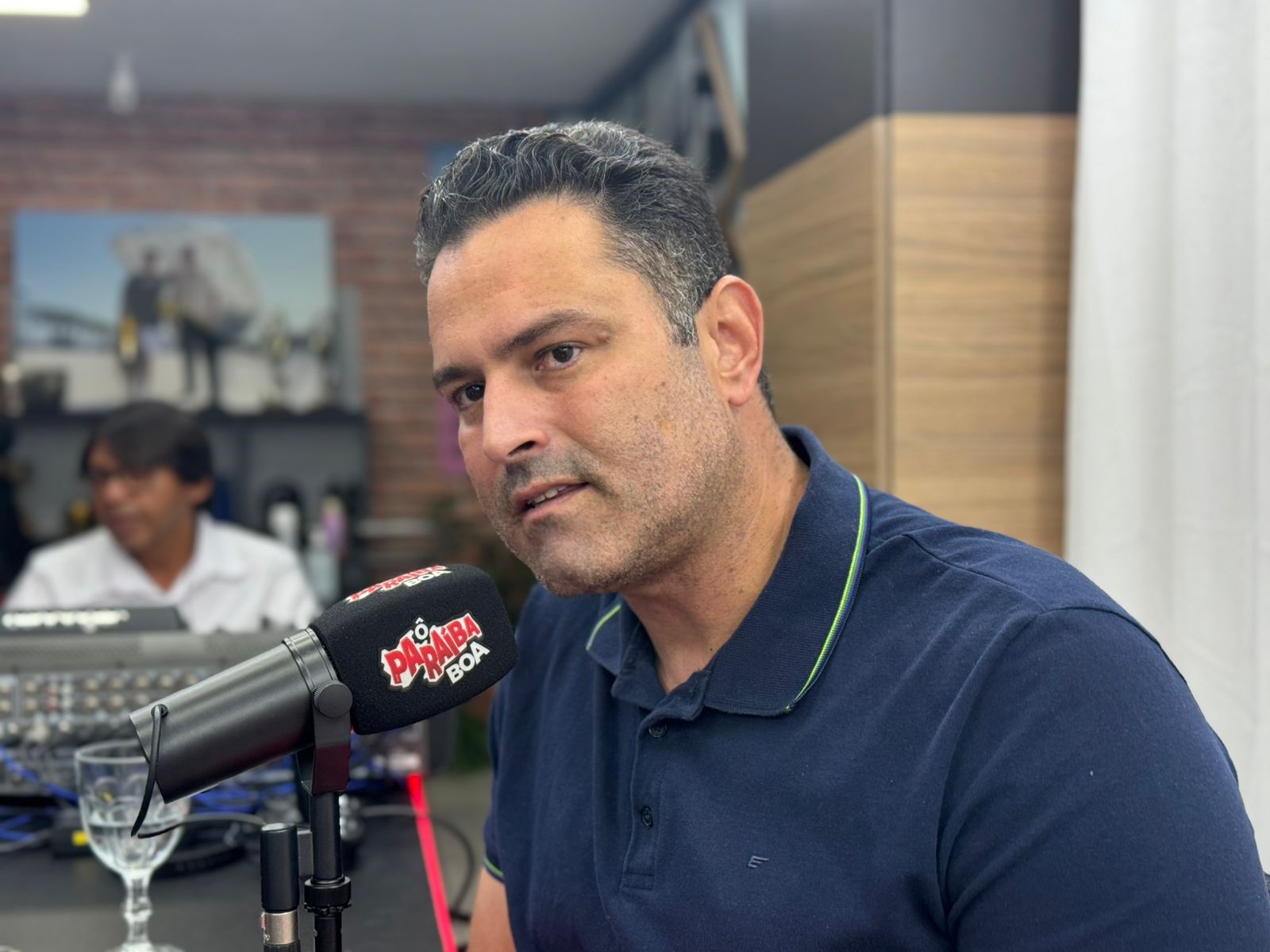 Rougger Guerra fala em “nova fase” e confirma: gestão de Cícero Lucena terá novas exonerações