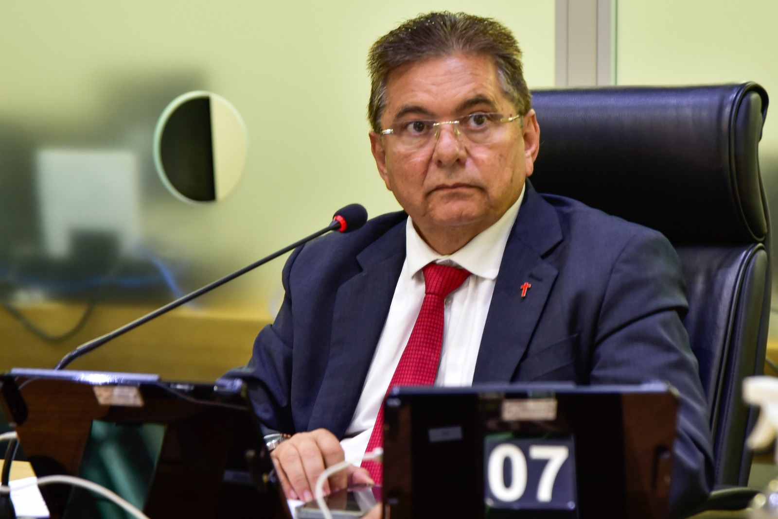 Me ligaram dizendo que Adriano Galdino virou caçador de urso; vixe, eu não entendi foi nada – por Fabiano Gomes