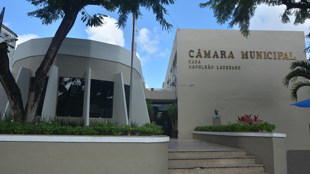 CCJ da Câmara de João Pessoa aprova projeto que endurece punições a fraudes em bombas de combustíveis