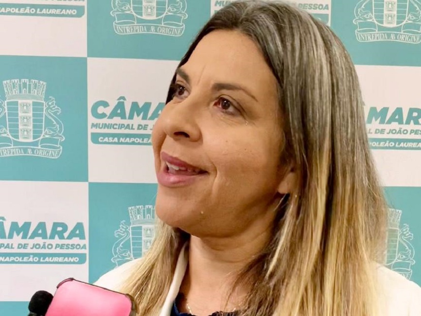 “Tudo que falo vira processo”, diz Eliza Virgínia após Justiça mandar apagar vídeo por discurso de ódio
