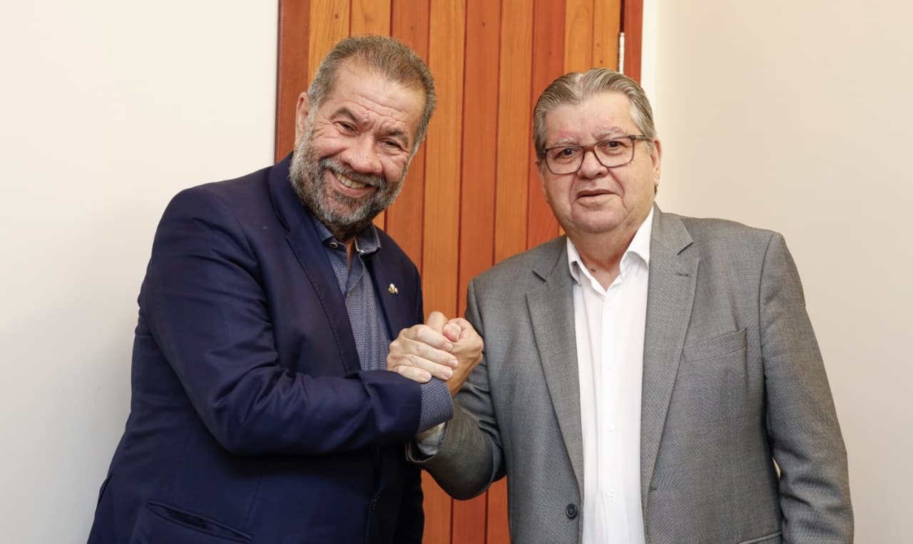 Carlos Lupi sinaliza apoio do PDT à pré-candidatura de Lucas Ribeiro na Paraíba após reunião com João Azevêdo