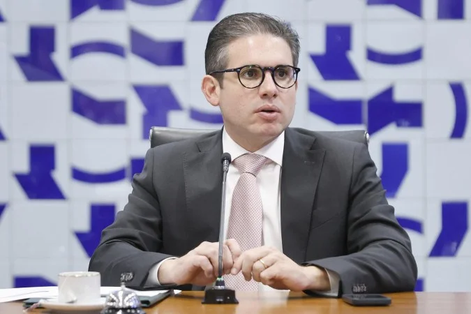 Hugo Motta promete PEC da Segurança até o fim do ano e mira crime organizado em ano eleitoral