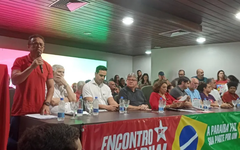 Governador João Azevêdo nomeia Jackson Macêdo, ex-presidente do PT, para cargo em seu governo