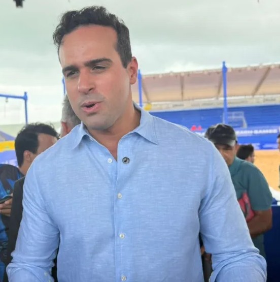 Lucas Ribeiro assume governo e alfineta opositores: “Mesmo quem é contra reconhece que a Paraíba vive seu melhor momento”
