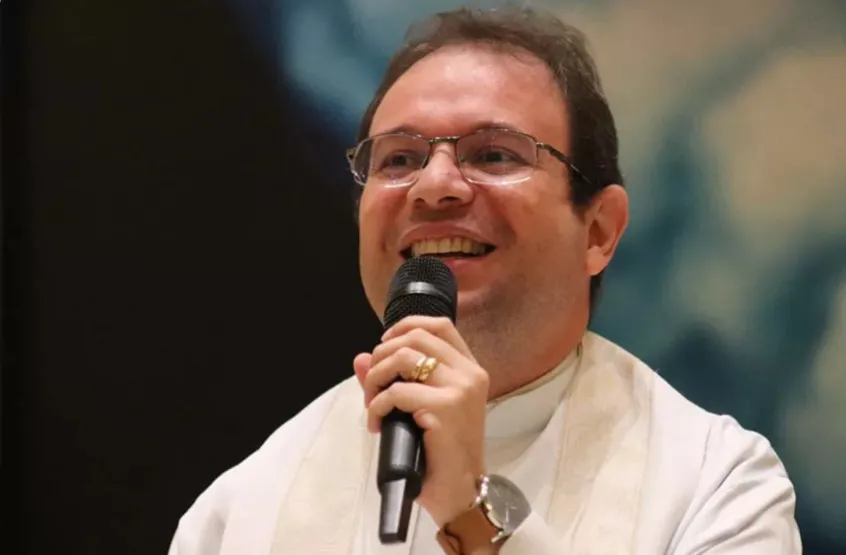 Especulado para o Senado Federal, Padre Fabrício retorna à Paraíba e reacende bastidores políticos sobre futuro em 2026