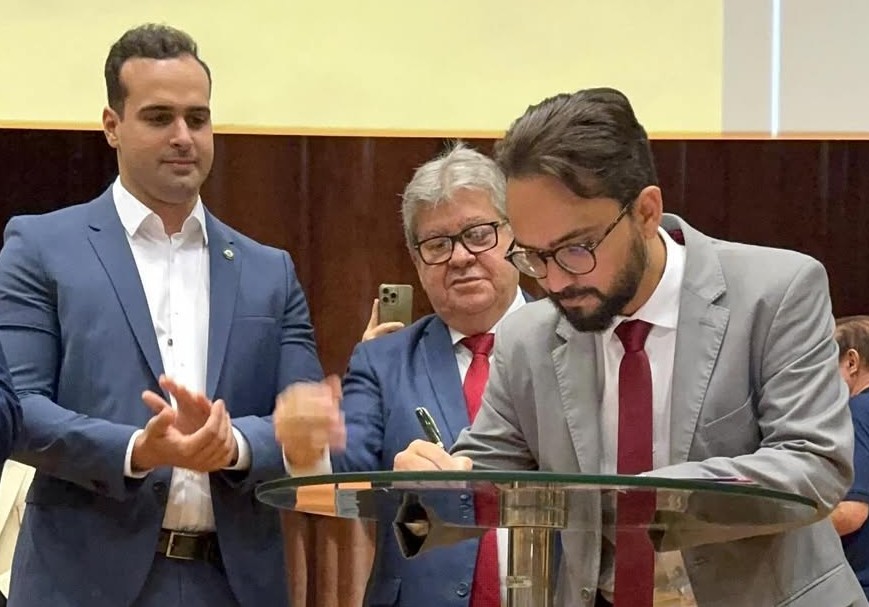 Tibério Limeira confirma projeto do PSB e descarta “voto dividido” entre João Azevêdo e Cícero Lucena em 2026
