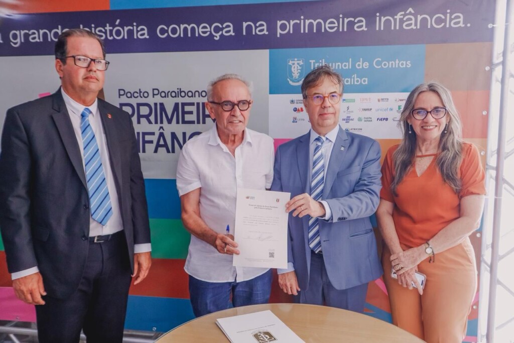 Cícero Lucena assina adesão de João Pessoa ao Pacto pela Primeira Infância e reforça compromisso com as crianças