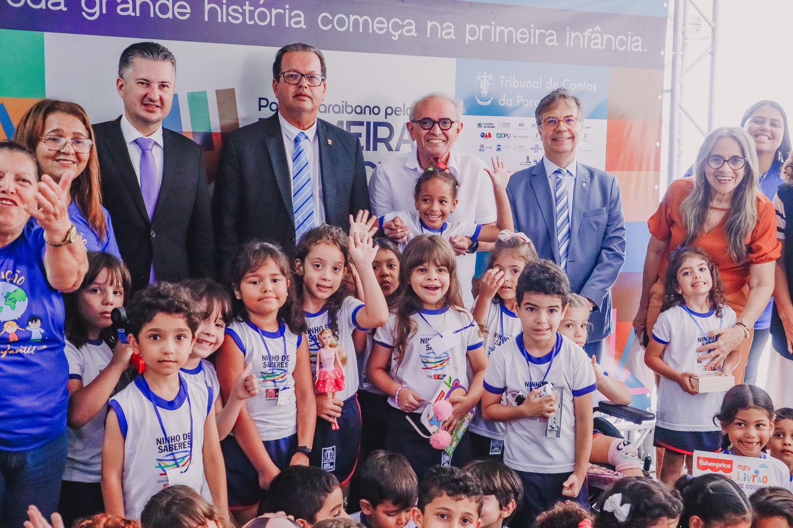 Cícero Lucena assina adesão de João Pessoa ao Pacto pela Primeira Infância e reforça compromisso com as crianças