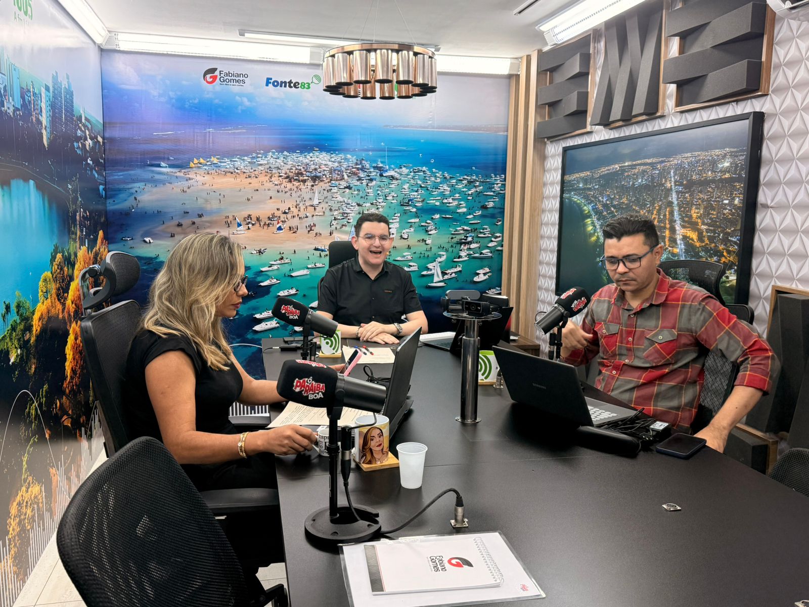 Bastidores pegam fogo no Ô Paraíba Boa: Fabiano, Jaceline e Clauber comandam debate político nesta quinta (9)