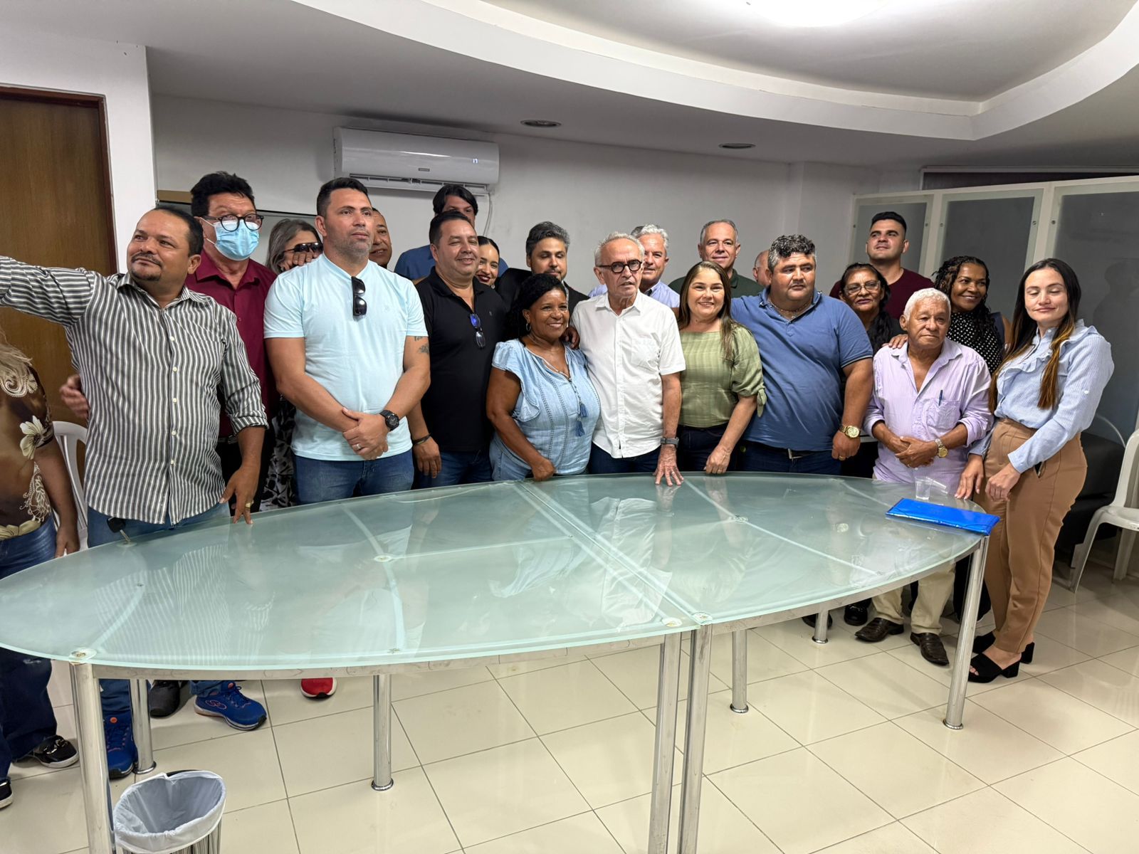 Racha no Solidariedade: suplentes abandonam Eduardo Carneiro e declaram apoio a Cícero Lucena