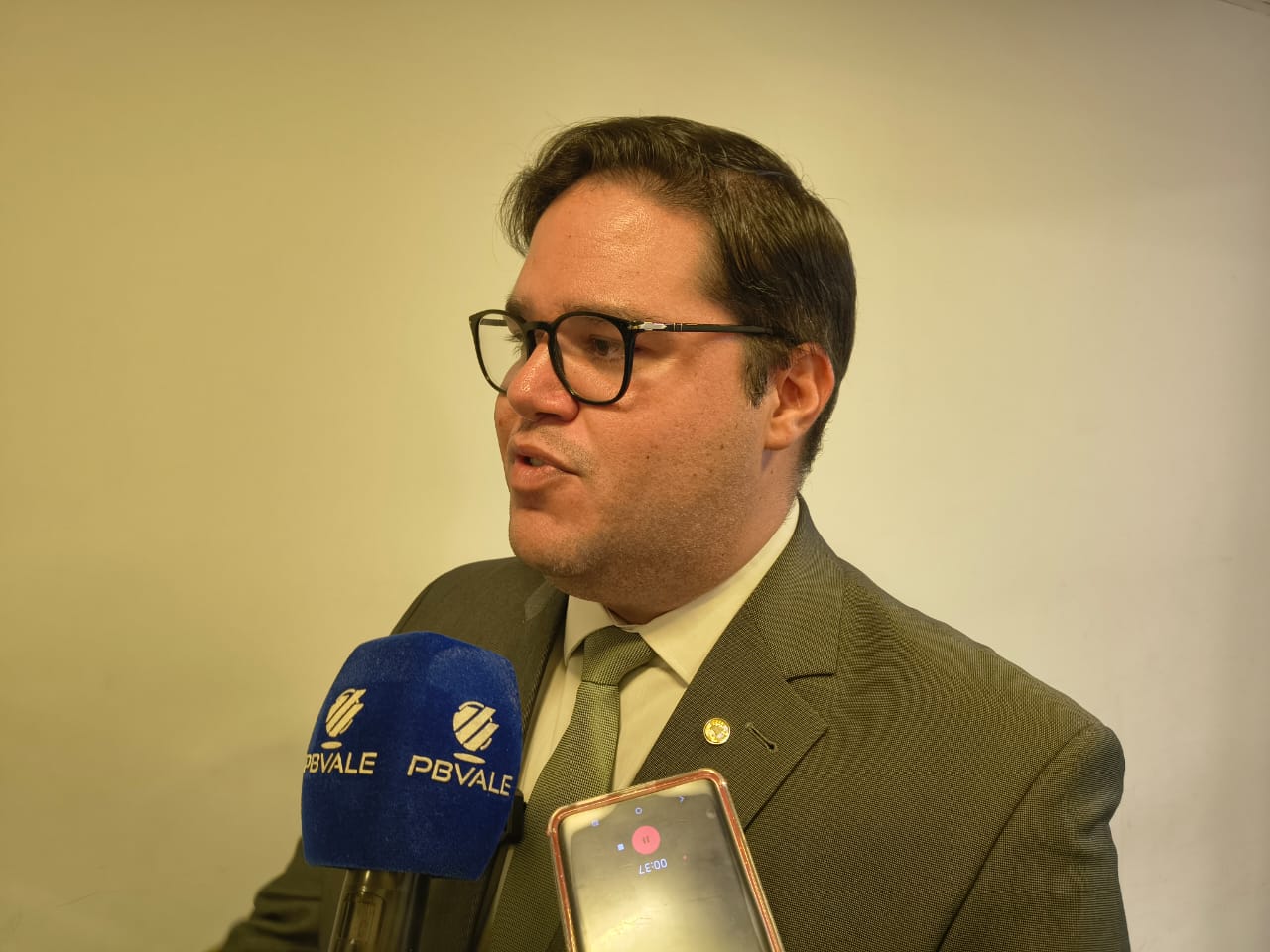 Anderson Monteiro afirma que filiação de Cícero Lucena ao MDB será construída com “calma e respeito”