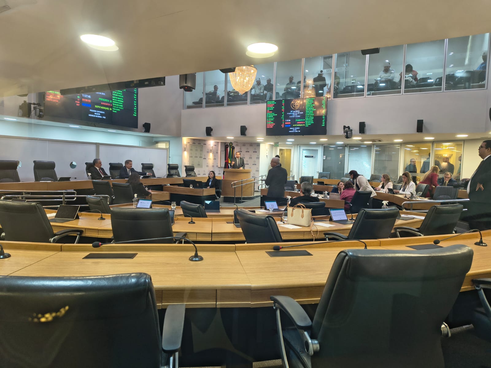 Após anúncio de Zé Aldemir, Júnior Araújo não comparece a sessão da ALPB