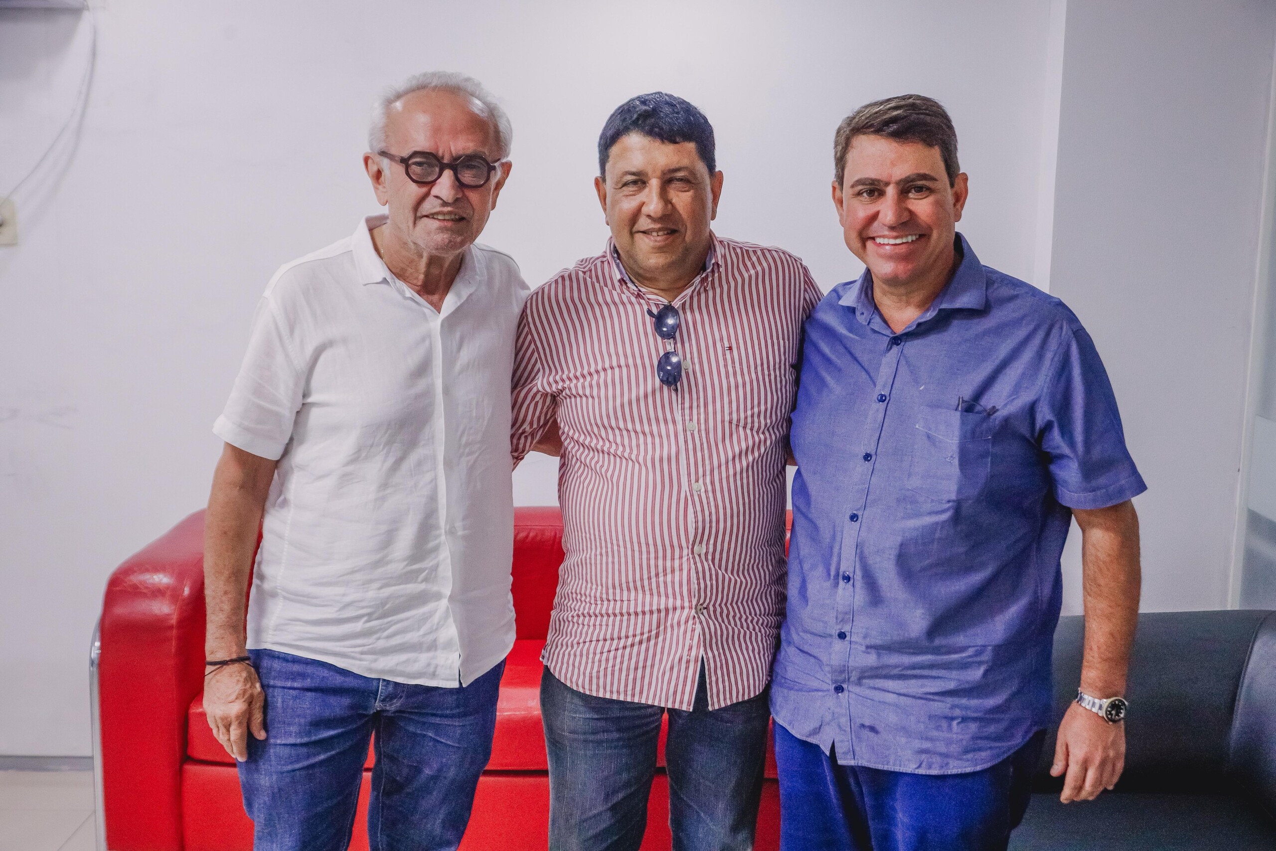 BAIXA NO SOLIDARIEDADE: Mais um aliado deixa Eduardo Carneiro e declara apoio à pré-candidatura de Cícero Lucena em 2026