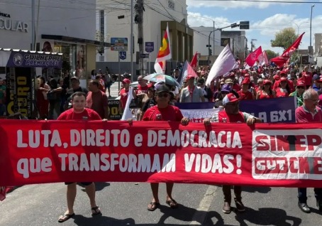 Movimentos sociais de 4 estados se unem em manifestação contra Hugo Motta em Patos