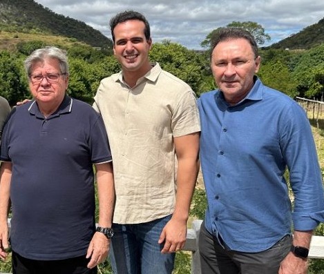 Deusdete Queiroga não descarta ser vice de Lucas Ribeiro em 2026: “Estou com o governador para o que der e vier”