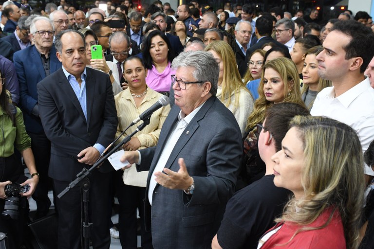 João Azevêdo assegura diálogo com o PT e sinaliza aliança com Lucas Ribeiro para 2026: “Conversando, sem imposição”