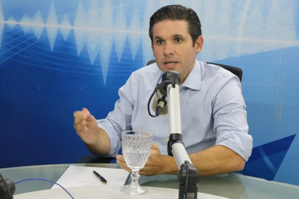 Hugo Motta descarta aproximação com Cícero Lucena e reafirma lealdade ao governador João Azevêdo