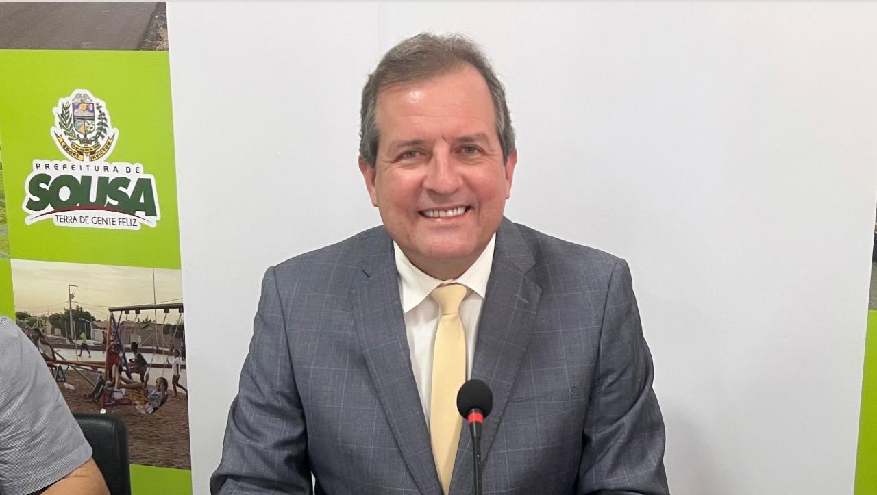 Aposta do PSB para compor chapa de federal, ex-prefeito de Sousa é condenado por improbidade administrativa e fica inelegível