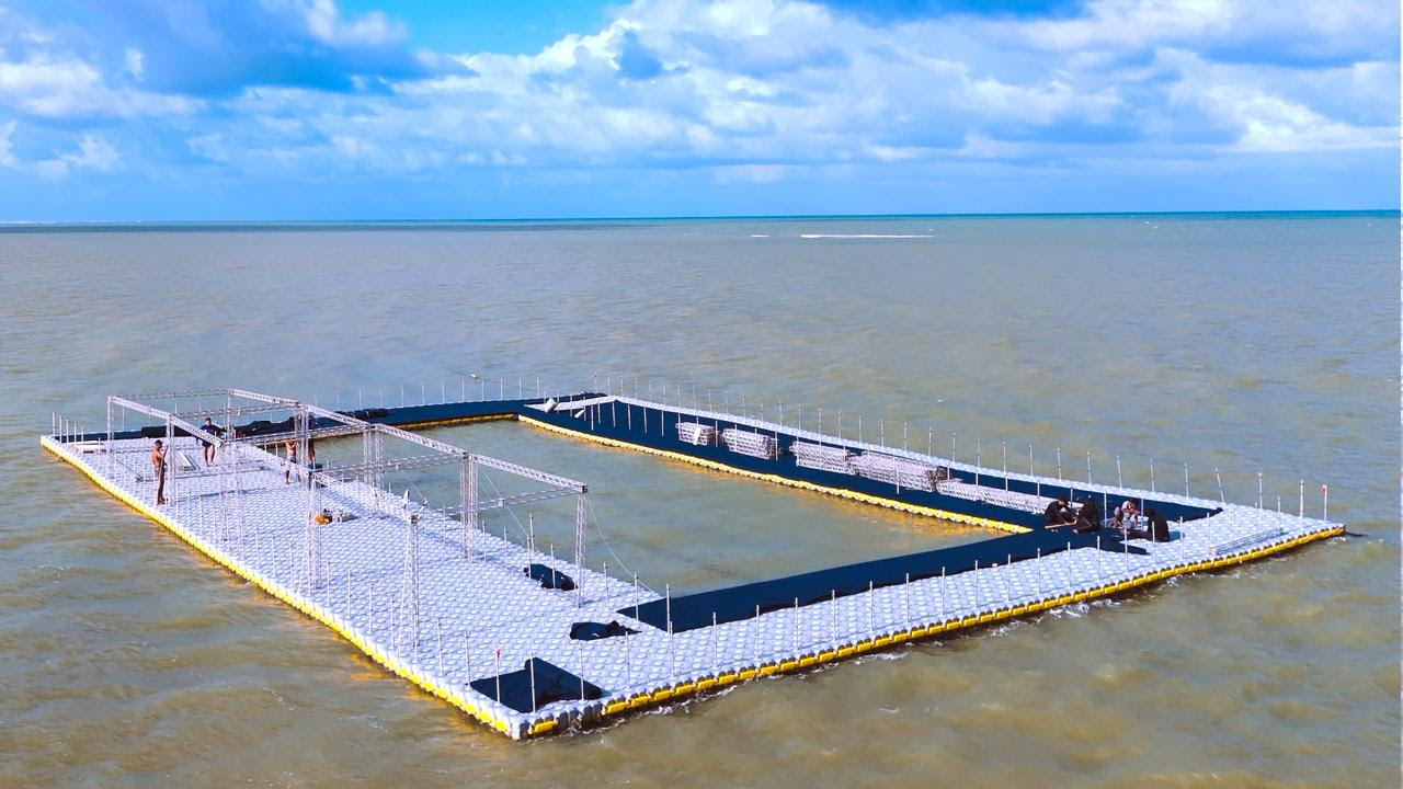 João Pessoa recebe o primeiro evento do mundo com piscina flutuante no mar neste fim de semana