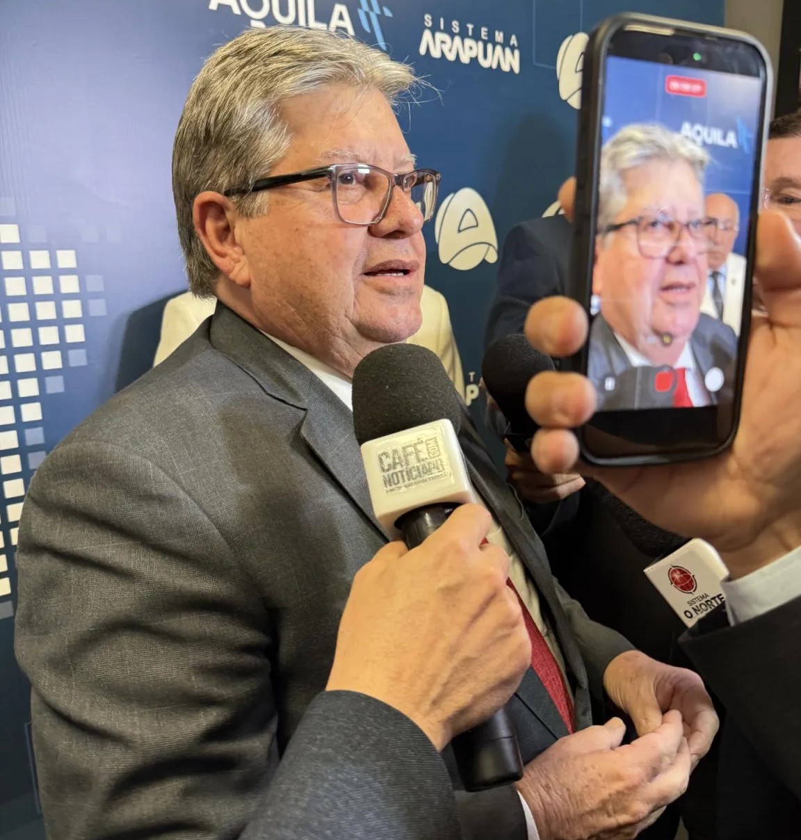 “Diálogo é minha postura”, reage João Azevêdo em meio a tensão entre Gervásio Maia, Tibério Limeira e Leo Bezerra