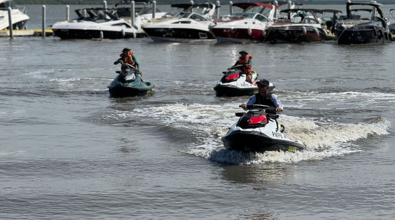 Foragido por tráfico é preso em caiaque durante patrulhamento da Polícia Militar no Rio Paraíba