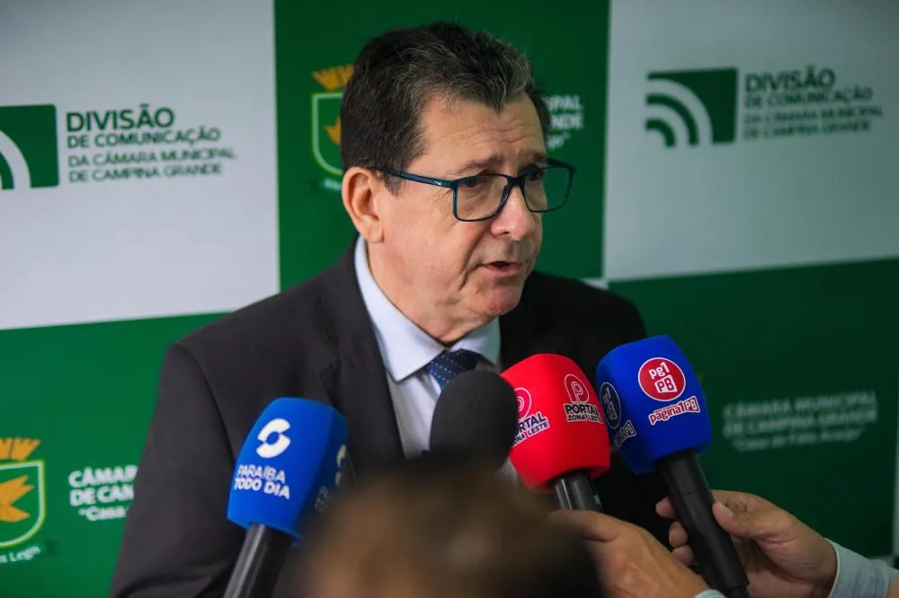 Tertuliano Maracajá cobra explicações sobre atrasos na saúde e critica novas suplementações orçamentárias em CG: “A Prefeitura está quebrada”