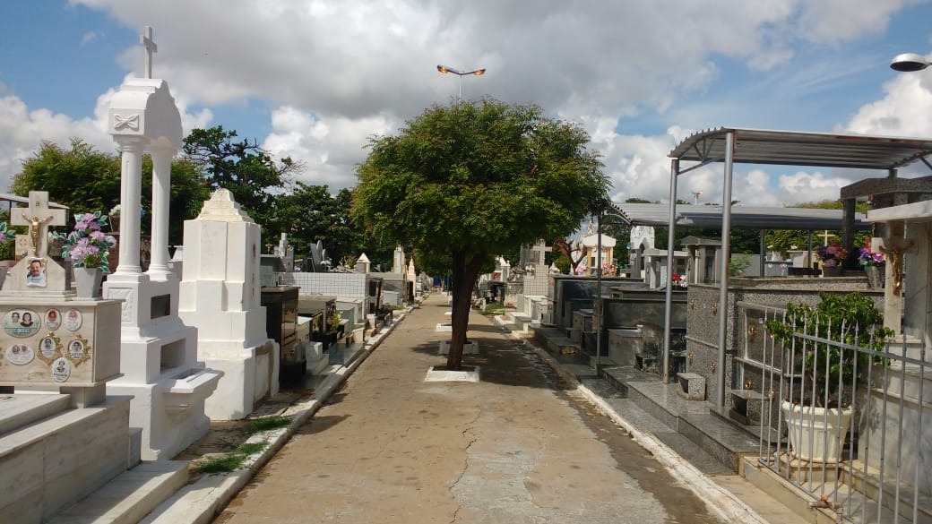 Coveiros denunciam humilhações e falta de condições de trabalho em Patos; sindicato leva caso ao MP