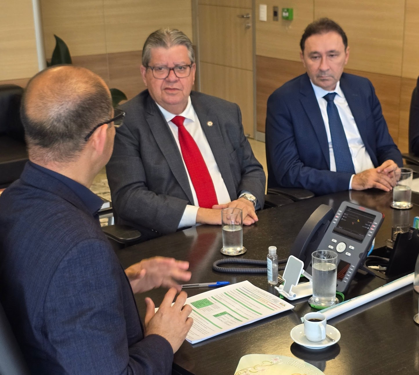 Em Brasília, João Azevêdo discute andamento do terceiro lote do Canal Acauã-Araçagi