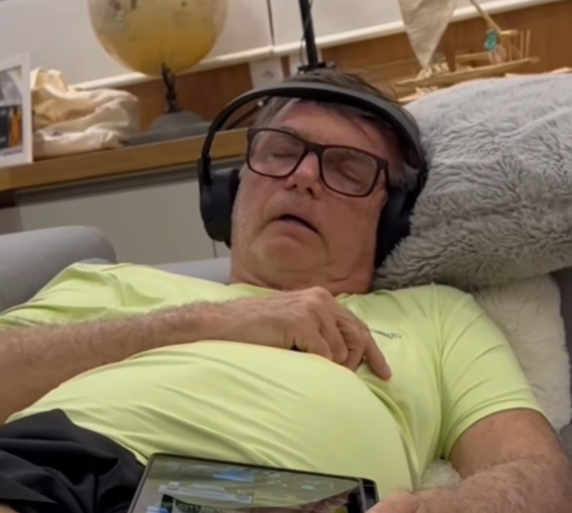 Defesa de Bolsonaro pede interna&ccedil;&atilde;o amanh&atilde; e cirurgia na quinta (25)