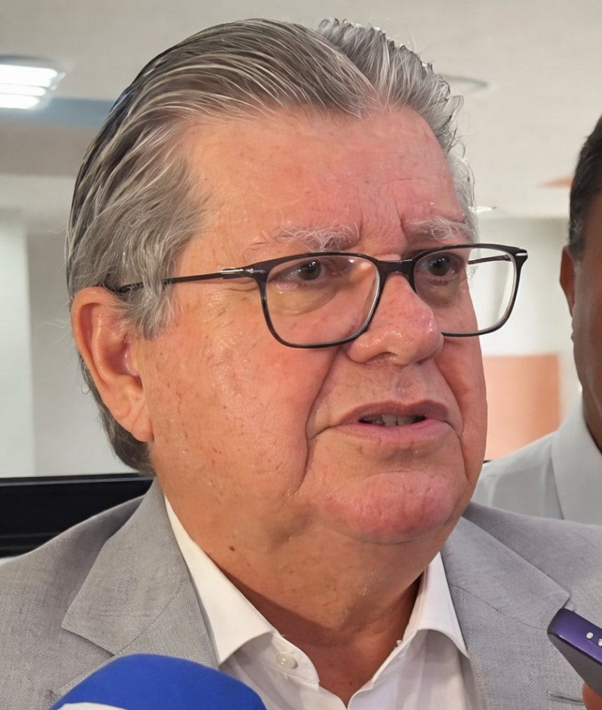 João Azevêdo registra candidatura ao Senado, declara quase R$ 2 milhões em bens e oficializa chapa