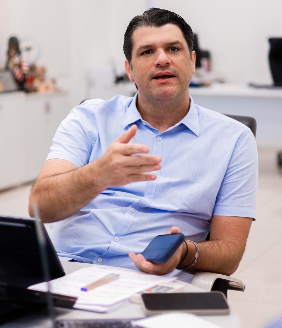 Leo Bezerra defende diálogo após protesto de ambulantes