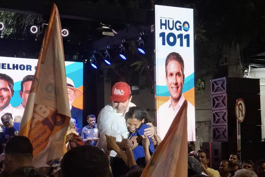 Imprensa nacional expõe estratégia de Hugo Motta entre Lula, prefeitos e disputa de Nabor pelo Senado na Paraíba