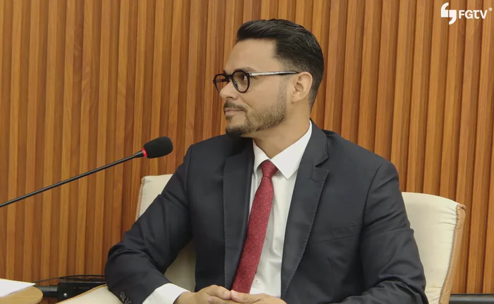 STF vive situação “inédita”, diz advogado constitucionalista ao analisar julgamento envolvendo Moraes e Mendonça no Senso Crítico