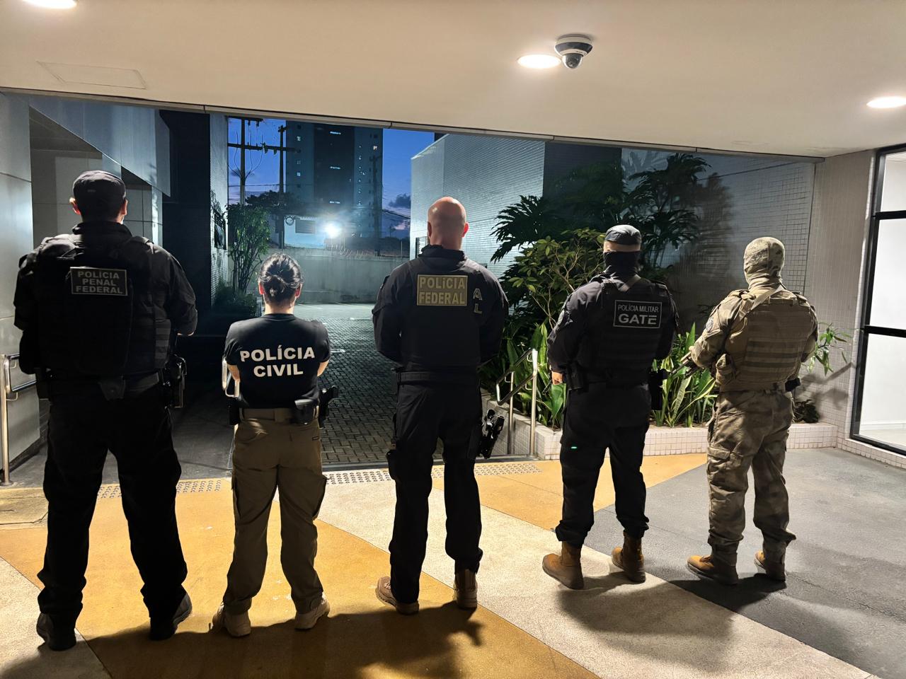 Operação policial cumpre 30 mandados e realiza prisões na Paraíba contra facções