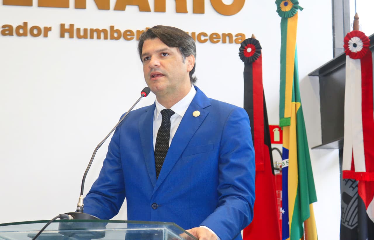 Leo Bezerra pressiona por solução para LUOS e anuncia diálogo com Sinduscon e vereadores