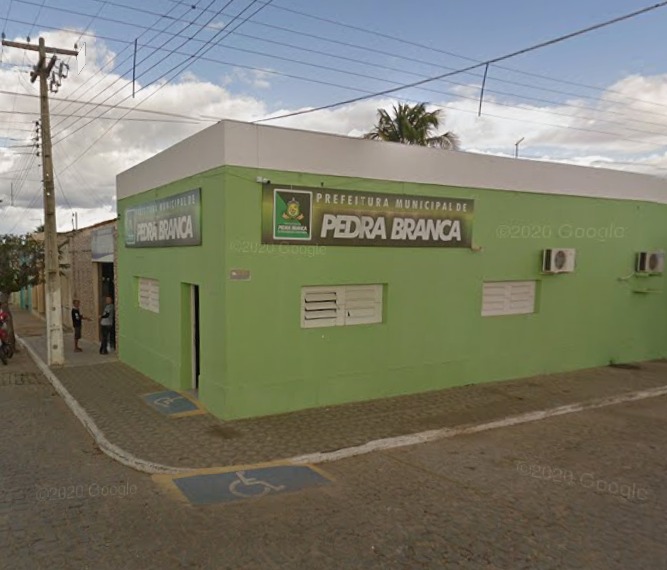 Quase R$ 2 milhões para reformar campo de futebol em cidade com pouco mais de 3 mil habitantes chama atenção em Pedra Branca