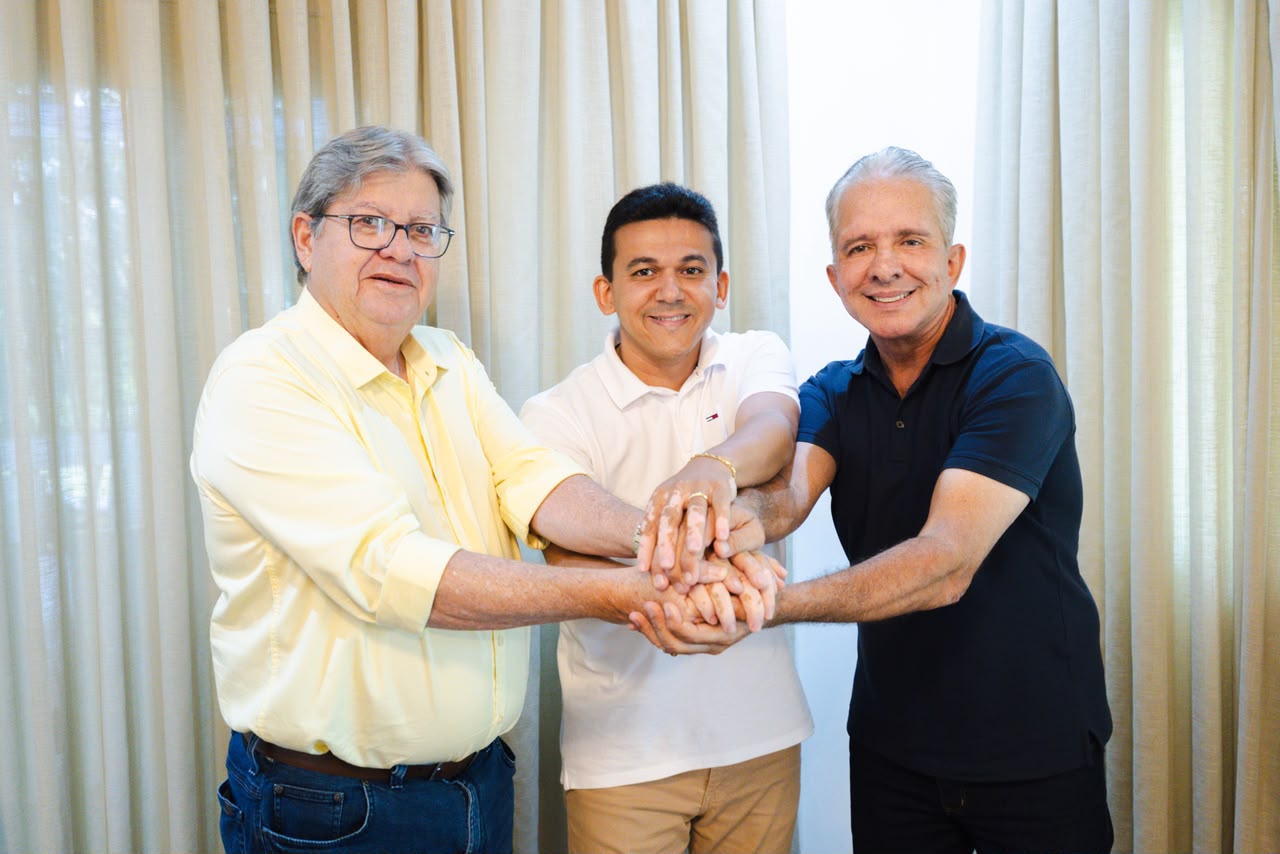Após chapa fechada com Lucas, João e Nabor, Ô Paraíba Boa questiona se Jackson virou a casaca por medo de Panta ou já está jogando xadrez para 2028