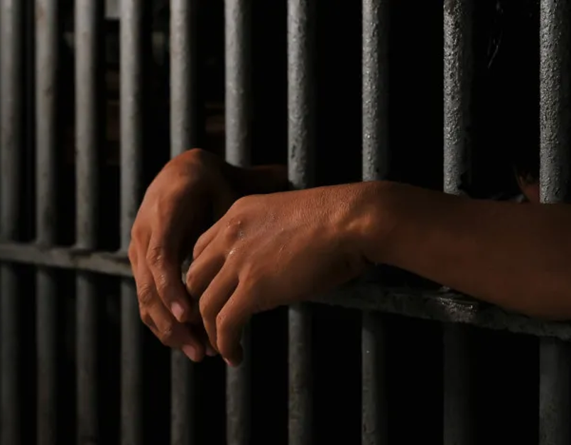 PEC da Segurança: PT propõe redução da maioridade penal, enquanto oposição defende limite de 14 anos para crimes específicos
