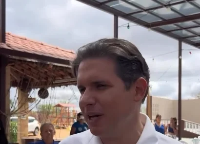 Na reta final da eleição, Hugo Motta reage a ataques e diz que “quem tem trabalho não tem tempo a perder agredindo ninguém”