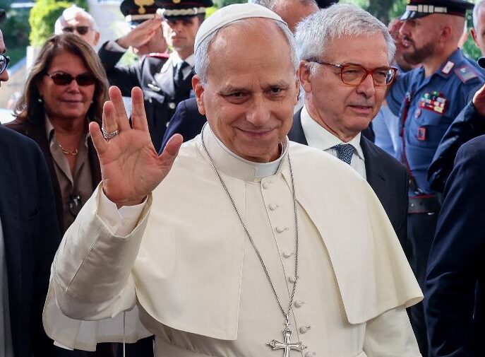 Papa Leão XIV é diagnosticado com câncer no pulmão após cirurgia para retirada de tumor em Roma